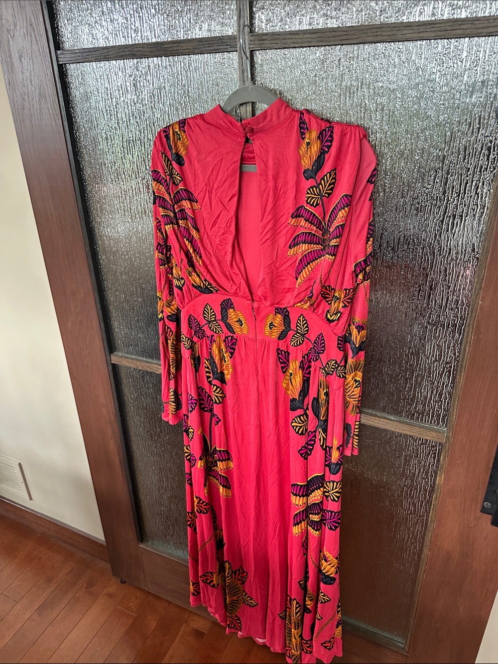 Elegant Red Floral Long-Sleeve Maxi Dress - Picture 12 of 12